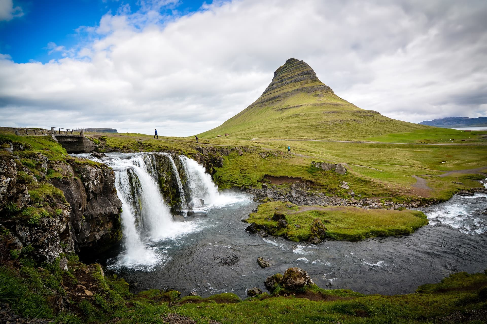  Start planning now for these major 2026 travel-worthy events Motiv 